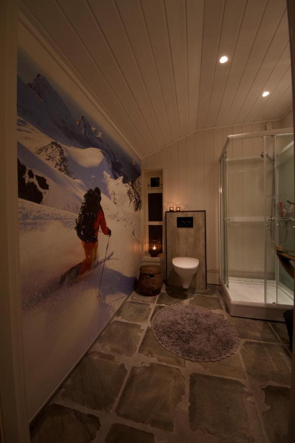 Kjosen Lodge, Lyngen. Lyngseidet Exteriér fotografie